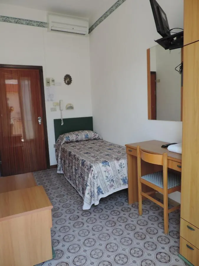 Hotel Liliana 里米尼 2*,